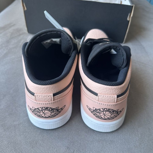 Nike Air Jordan 1 Low Crimson Tint Black Pink Size EU41 US8 New
