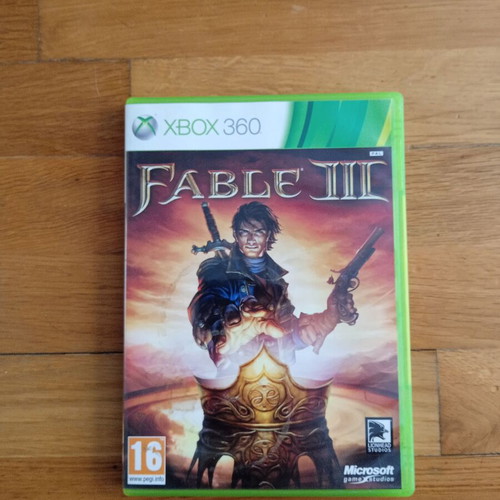 Fable 3 Xbox 360 used with case damage