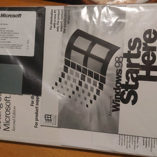 Windows 98 Second edition sealed with code and extras