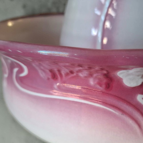 French Art Nouveau Sarreguemines pitcher and basin set like new