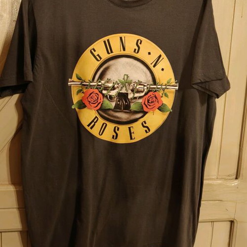 T shirt Gun's N Roses like new, black gray, size M