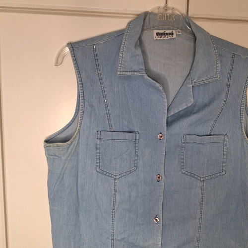 Sleeveless denim shirt like new, size Large, blue turquoise