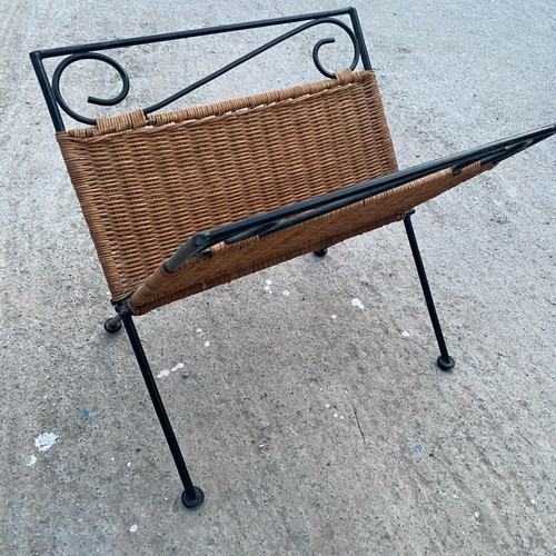 Metal magazine and book rack with wicker used