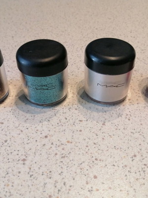 Mac Glitter και pigment poudre eclat de couleur μεταχειρισμένα, σετ 4 τεμαχίων