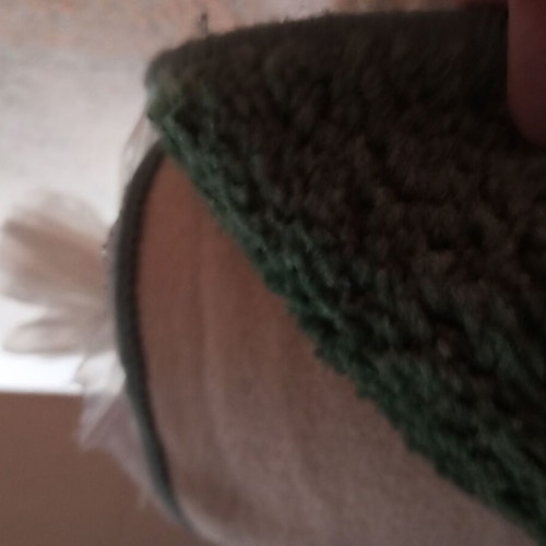 Green carpet like new, approx. 2.65x2.90m, washed and packed