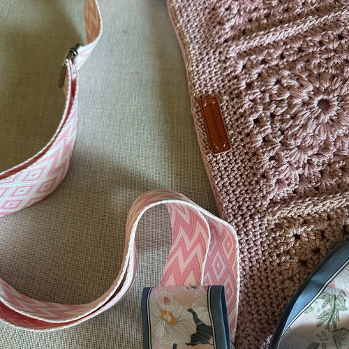 Handmade pink knitted crossbody bag made to order