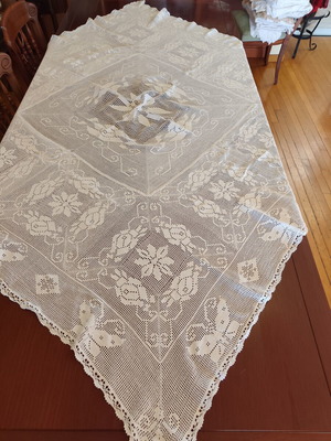 Handmade tablecloth 160 x 160 used