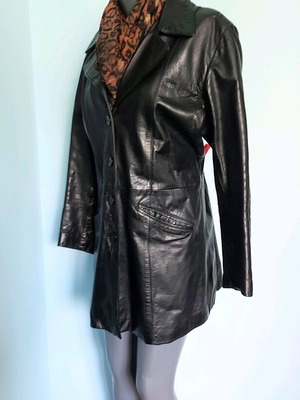 Γυναικείο δερμάτινο παλτό μεταχειρισμένο, μαρκάτο, μαύρο