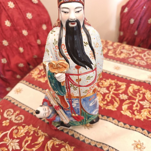 Porcelain statue of traditional Chinese figure new, handpainted