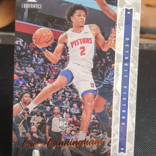 Panini NBA Chronicles 2021-22 Cade Cunningham Luminance Bronze RC card like new