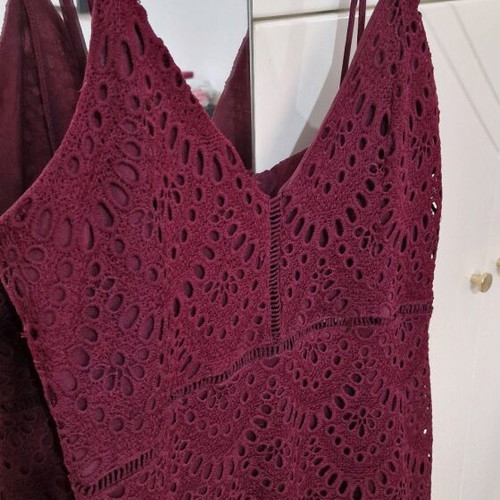 Missguided midi dress burgundy broderie anglaise like new