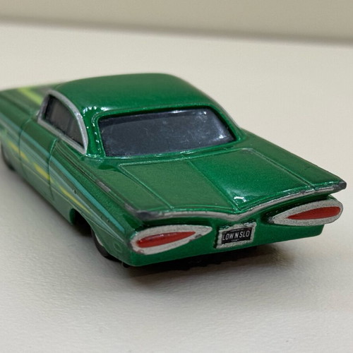 Chevrolet Impala TM 1:55 Disney Pixar Cars collectible toy car