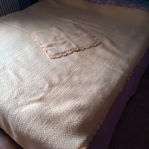 Handmade double yellow soft blanket 160x200