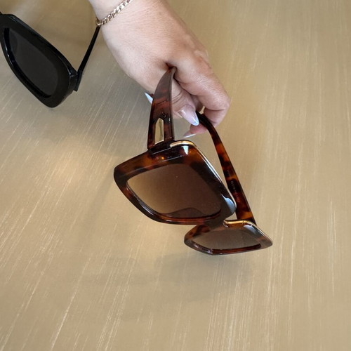 Women's Sunglasses Set like new, black cat-eye & oversized tortoise