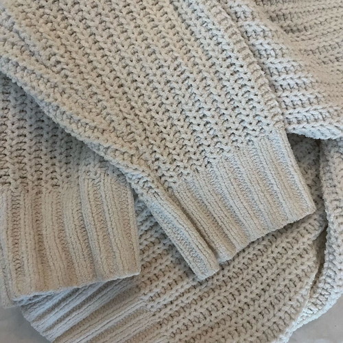 White knitted sweater like new, size S/M