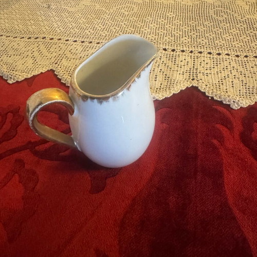 Vintage milk jug like new with beautiful design