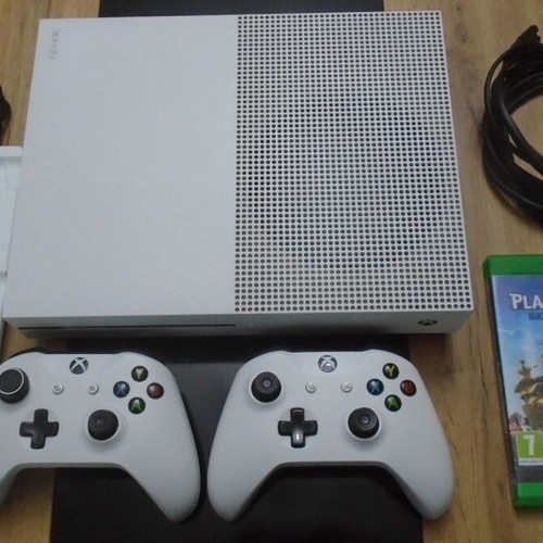 Xbox One S console 500GB like new with 2 wireless joysticks and Plants vs. Zombies