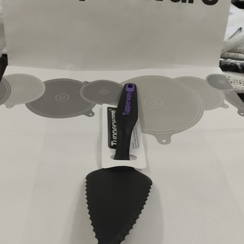 Tupperware Serving Spatula new, ergonomic design
