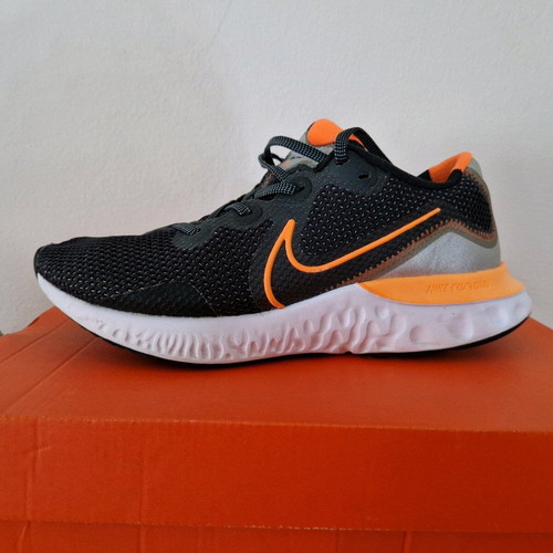 Nike athletic shoes like new, size 42.5, black and orange