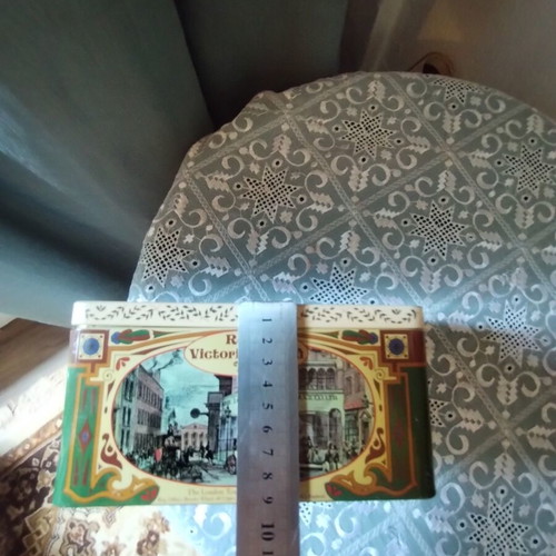 Vintage metal tea tin Royal Victorian Blend Tea, like new