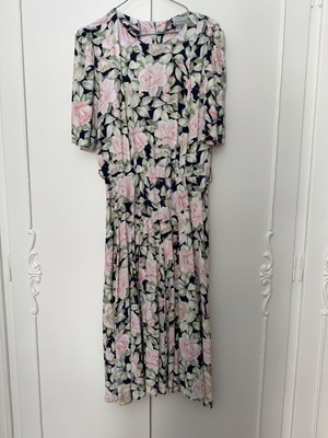 Vintage floral dress like new, colorful, size S