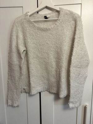 White sweater size L like new