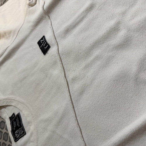 T-shirt size M like new, white, terry fabric