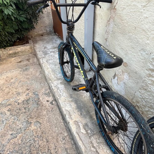 Capriolo BMX bike, black, 20 inch, disc brakes