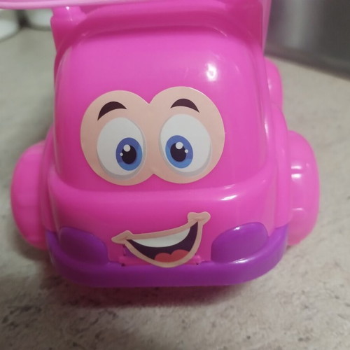 Children's beach set with truck and accessories, like new, pink