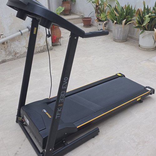 Everfit TFK 330 EVO treadmill like new with electric incline