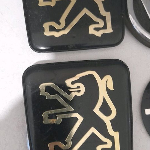 Old car badges used, pack of 15 pieces