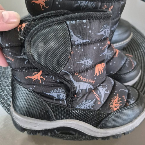 Children's winter boots new, size 20, black, set of 2