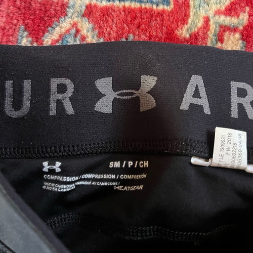 Under Armour women's leggings like new, size S/M, black