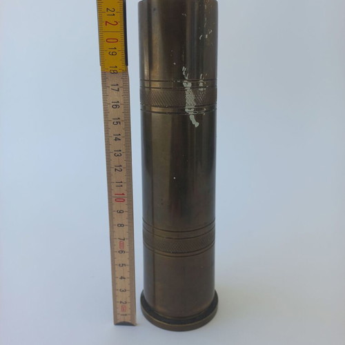 Navy shell casing 1945 used, bronze antique