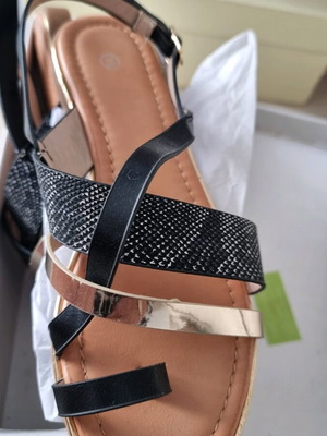 Flat sandals new, size 36, black and gold