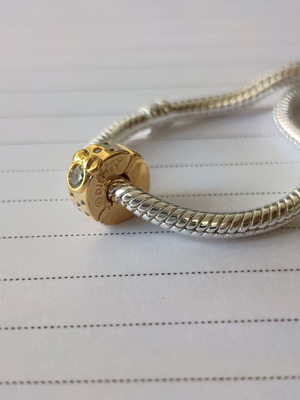 Pandora Mini Mouse Gold Safety Charm like new