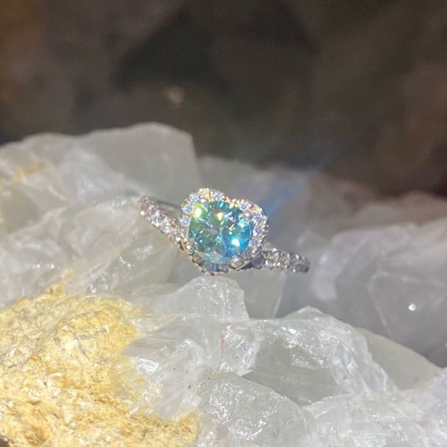Silver ring with heart-shaped moissanite, size 16mm