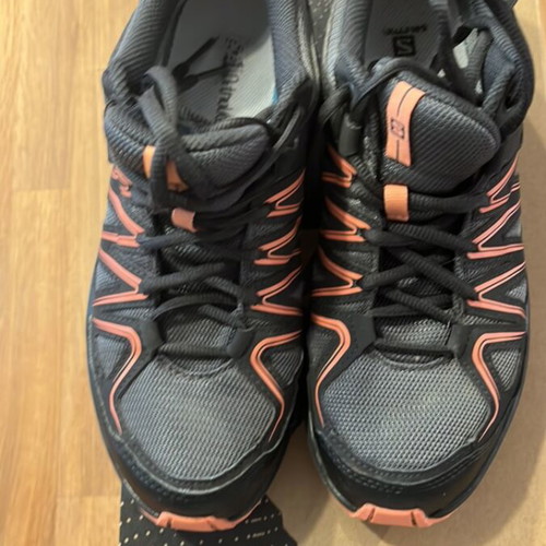 Salomon hiking shoes like new, size 39.5, black orange