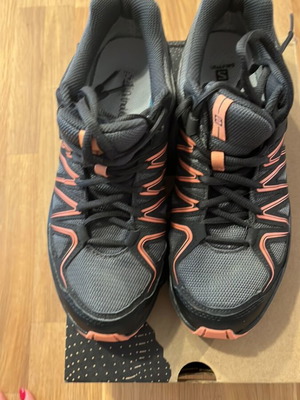 Salomon hiking shoes like new, size 39.5, black orange