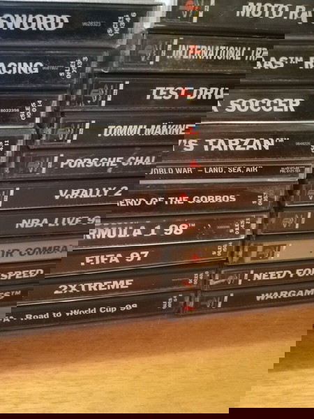 20 παιχνιδια για  PS1, κουτι και manual, οχι CD, πωλουνται και ξεχωριστα