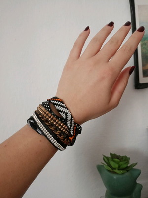 Boho bracelet with magnet like new, multicolor and silver