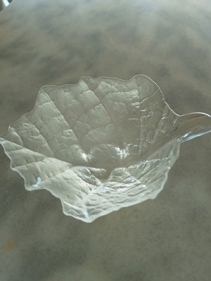 Folia bowl by Mats Jonasson, vintage 1970s crystal leaf