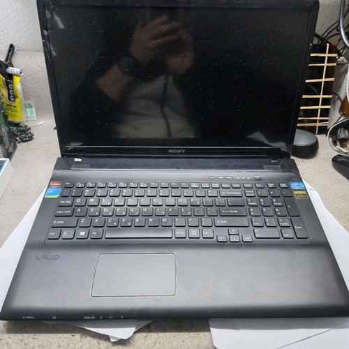Sony Vaio SVE1713W1EB laptop like new, i7, 16GB RAM, 256GB SSD, Full HD