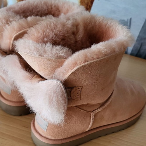 Ugg Classic Mini Fluff Bow suede boots like new size 41 pink