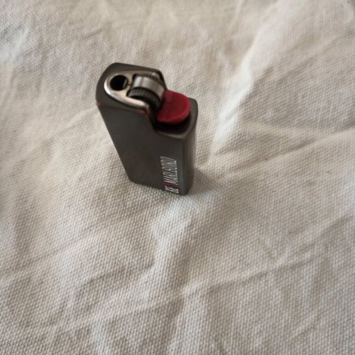 Marlboro small lighter case metal like new