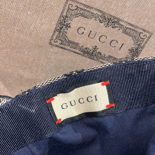 Gucci navy cap size M like new