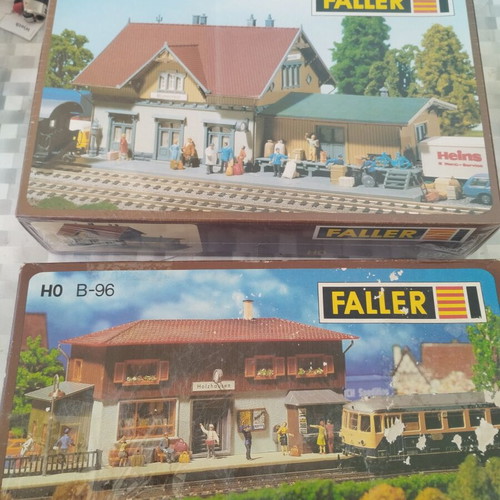 HO scale model train station buildings