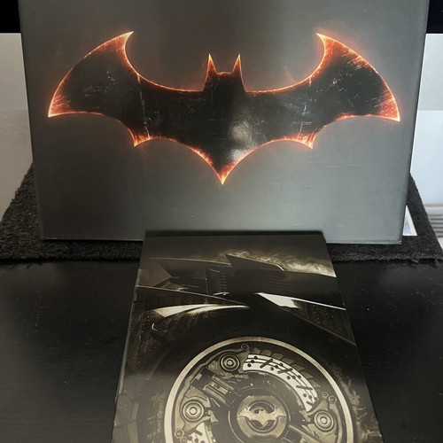 Batman Arkham Knight steelbook with 80-page artbook