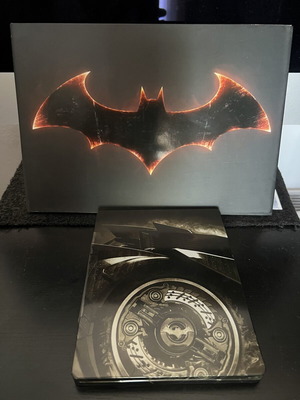 Batman Arkham Knight steelbook with 80-page artbook