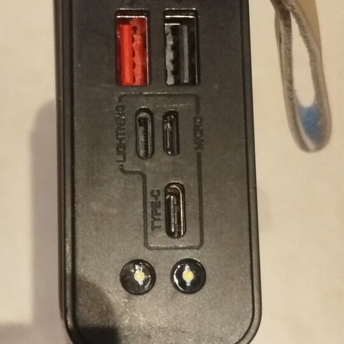 Power bank like new with dual output DC5V-2A x2